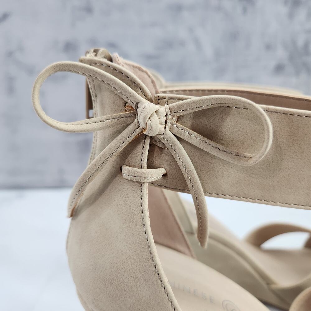 NIB Chinese Laundry Z-Celly Nubuck Beige Round Toe Platform Zip up 7.5 US 38 EU - Picture 2 of 15
